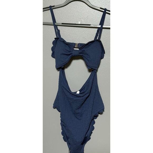NEW Cupshe Size L Blue One Piece Scallop Trim Swimsuit - Picture 3 of 10